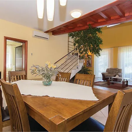 Volme 別荘 プーラ