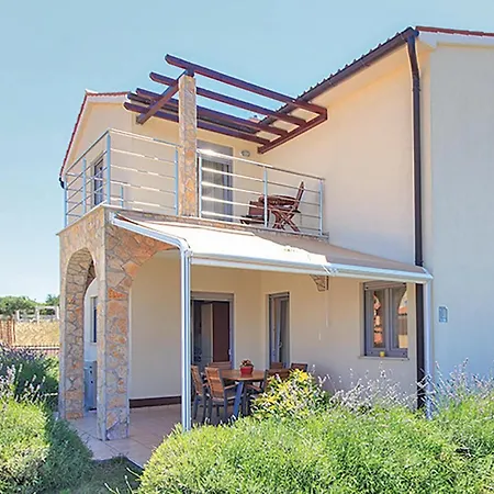 Holiday home 3 Bedroom Amazing Home In Pula