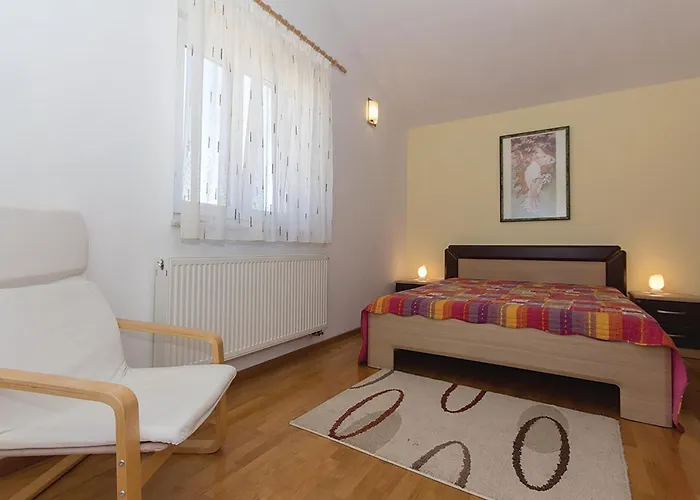 Volme Semesterbostad Pula