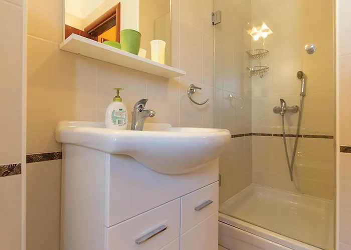 Semesterbostad Volme Pula