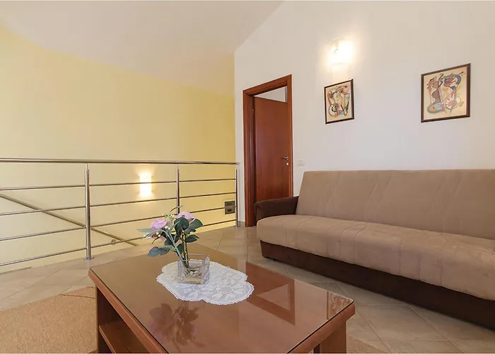 Volme Semesterbostad Pula